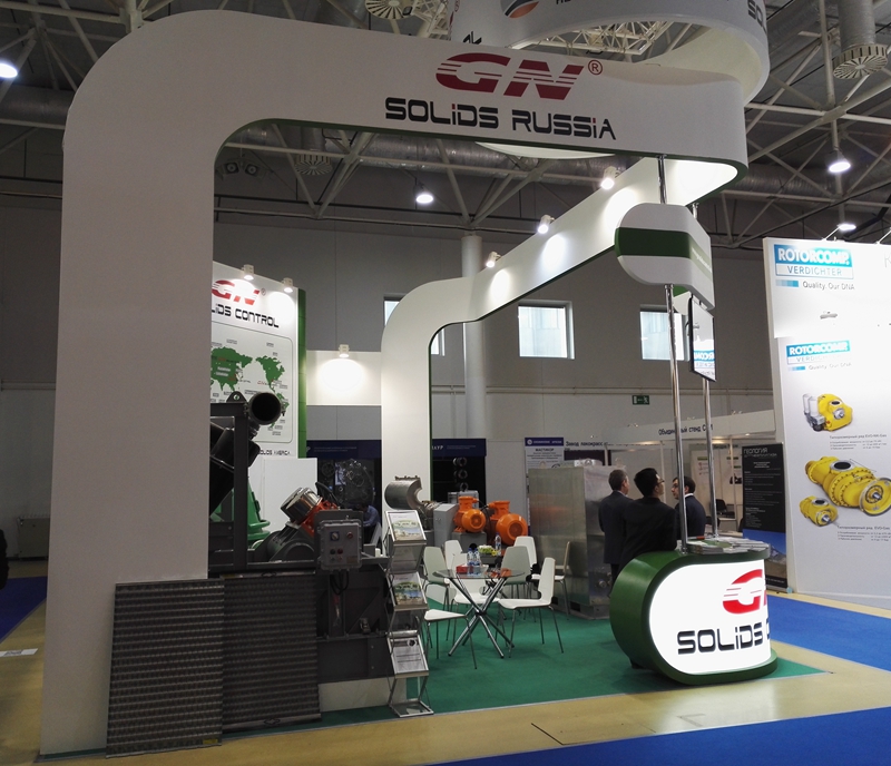 俄羅斯客戶正在參觀冠能的設(shè)備 俄羅斯客戶正在參觀冠能的設(shè)備