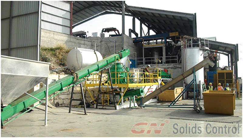 水基泥漿處理現(xiàn)場(chǎng) 水基泥漿處理現(xiàn)場(chǎng)